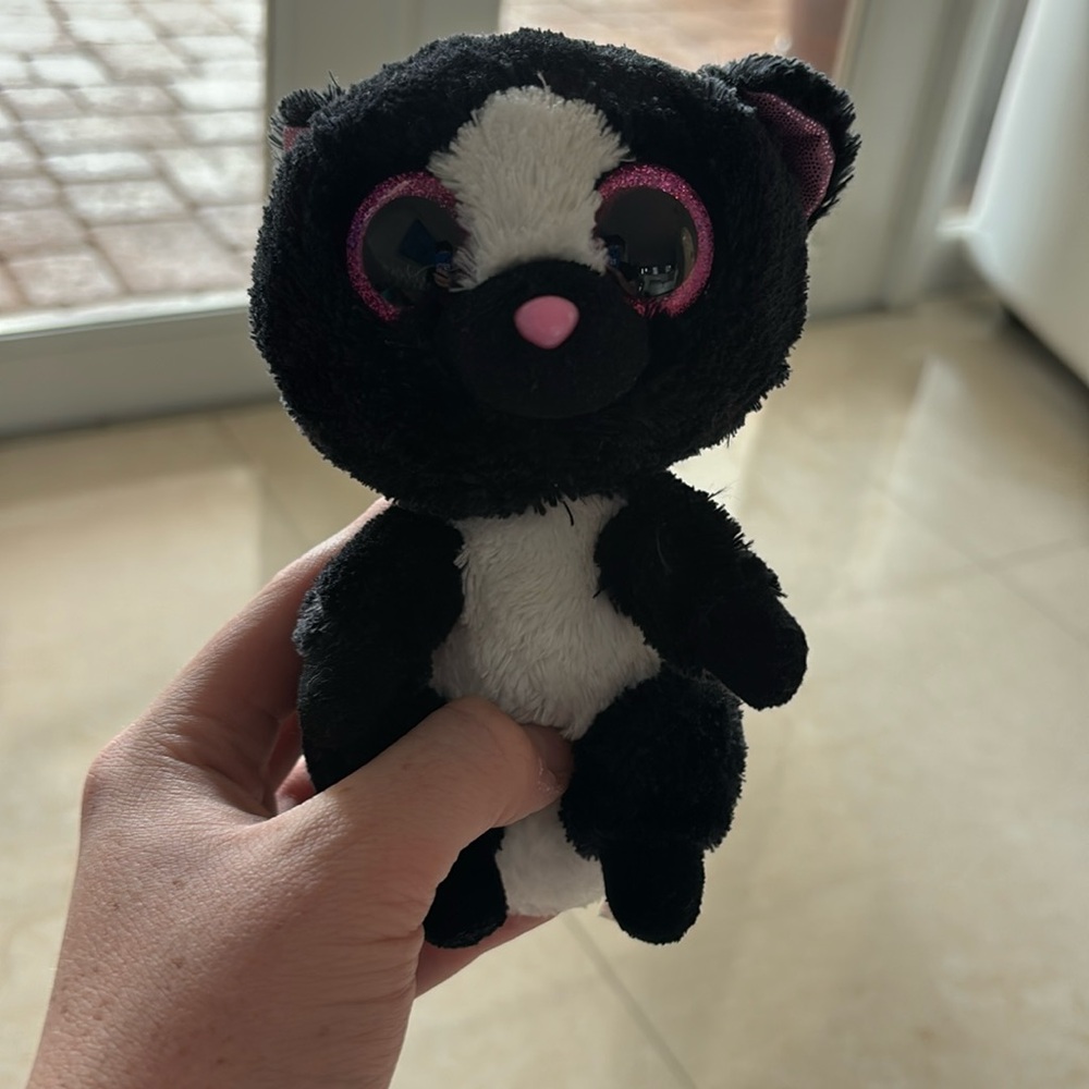 Ty skunk beanie baby doll